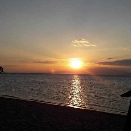 Sikoudis Gorgona Beach Skala Rachoni  Bagian luar foto